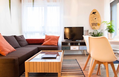 Gennevilliers Apartment | Cosy 47m² with balcony and WIFI near Paris