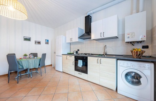 Parma Apartment | Cosy 55 sqm apartment, accommodating up to 4 people, on the ground floor of a building (no lift and one step to access it).We are located in a lively district well served by public transport, where the city market is held on Tuesdays; the property is clo