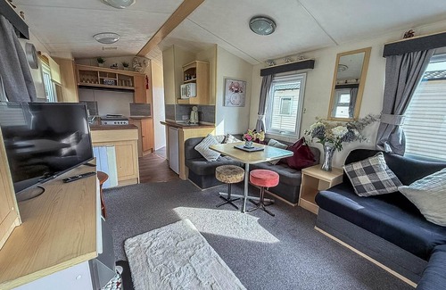 Skegness House | Cosy 8 berth caravan near to Skegness at Southview Holiday Park ref 33057F