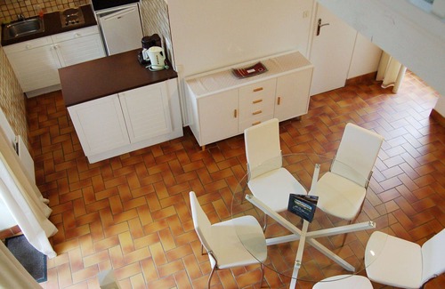 Saint-Jouan-des-Guerets Apartment | Cosy apartment for 5 guests with WIFI, pool, TV and terrace