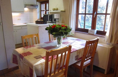 Tessenderlo House | Cosy and snug holiday home with joint swimming pool