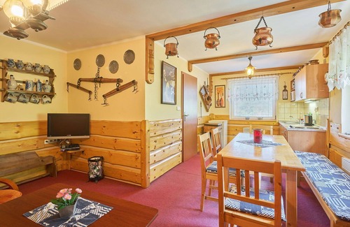 Starkov Villa | Cosy apartment in villa for 18 people with pool, WIFI, TV, patio, pets allowed and parking