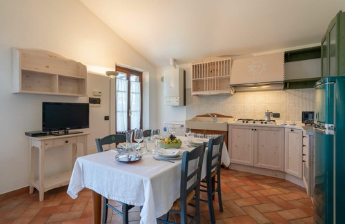 Ponte di Gabbiano Apartment | Cosy apartment for 4 guests with WIFI, pool, A/C, TV and pets allowed, close to Siena