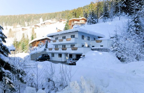 Ramsau im Zillertal Apartment | Cosy apartment for 14 people with WIFI, TV, terrace and parking