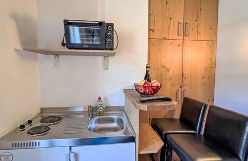 Oberndorf in Tirol Apartment | Cosy apartment for 2 people with WIFI, TV and balcony