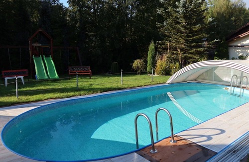 Desna Apartment | Cosy apartment for 4 people with pool, WIFI, TV, patio and parking