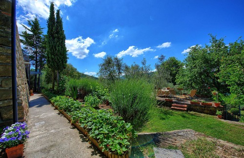Greve in Chianti Apartment | Cosy apartment with pool, WIFI, TV, patio, pets allowed, panoramic view, close to Greve In Chianti