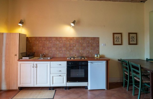 Villa Santa Maria Apartment | Cosy apartment for 4 people with WIFI, pool, A/C, TV, balcony and pets allowed