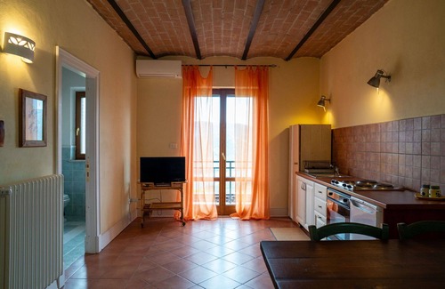 Villa Santa Maria Apartment | Cosy apartment for 4 people with WIFI, pool, A/C, TV, balcony and pets allowed
