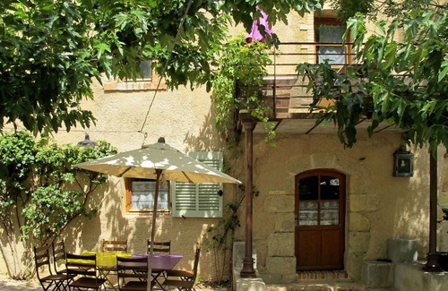 Ollieres Villa | Cosy apartment in villa for 8 people with WIFI, pool, TV, terrace and parking