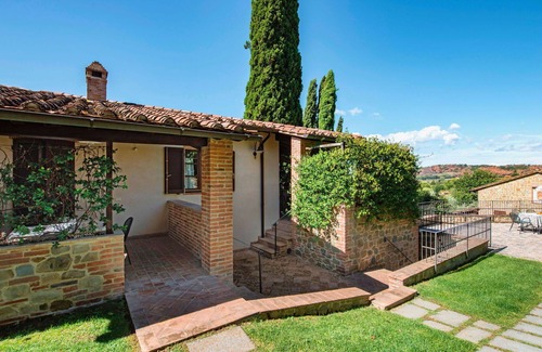 Popoltaio-Schiacciato Villa | Cosy apartment in villa for 8 guests with WIFI, pool, A/C, TV and patio