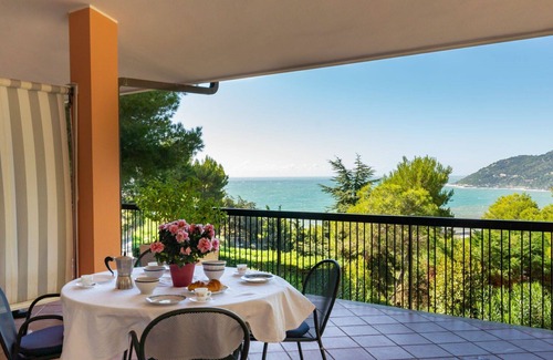 Andora Villa | Cosy apartment in villa for 6 people with WIFI, TV, terrace, pets allowed and parking