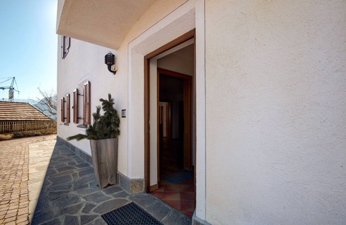 Lajen Apartment | Cosy Apartment 1 "Zur Sonne" with Mountain View & Garden