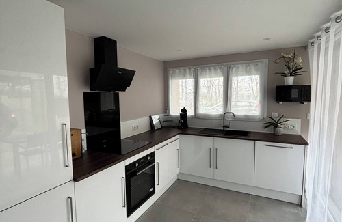 Serezin-du-Rhone Bed & Breakfast | Cosy apartment 90m²/6 persons