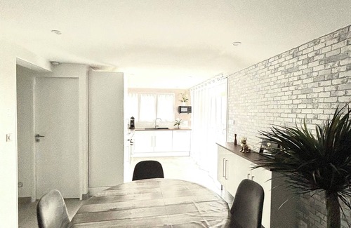 Serezin-du-Rhone Bed & Breakfast | Cosy apartment 90m²/6 persons