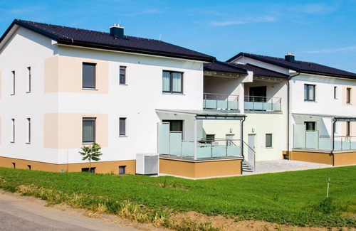 Donnerskirchen Apartment | Cosy apartment for 6 people with WIFI, A/C, TV, terrace and pets allowed