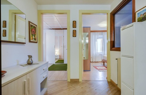 Moena Apartment | Cosy Apartment "Ciasa Mario Appartamento 1" with Wi-Fi and Mountain View