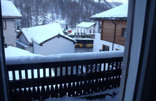 Saas Almagell Apartment | Cosy apartment for 6 guests with WIFI and TV