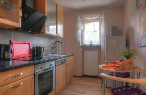 Bromskirchen Apartment | Cosy apartment for 4 people with WIFI, TV, balcony, pets allowed, panoramic view and parking