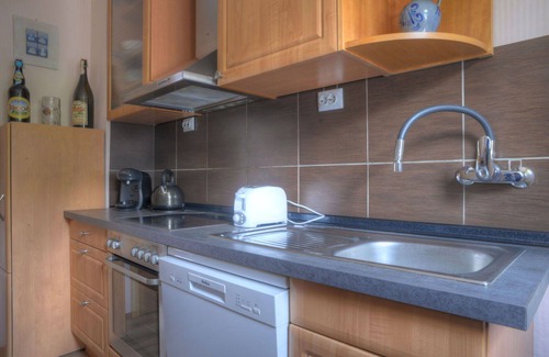 Bromskirchen Apartment | Cosy apartment for 4 people with WIFI, TV, balcony, pets allowed, panoramic view and parking