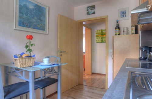 Bromskirchen Apartment | Cosy apartment for 4 people with WIFI, TV, balcony, pets allowed, panoramic view and parking
