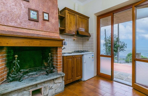 San Baronto Apartment | Cosy apartment for 2 guests with pool, WIFI, TV, terrace, pets allowed and parking