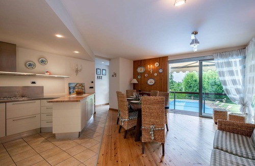 Monteu Roero Apartment | Cosy apartment for 6 people with A/C, private pool, WIFI, TV, terrace, pets allowed and parking