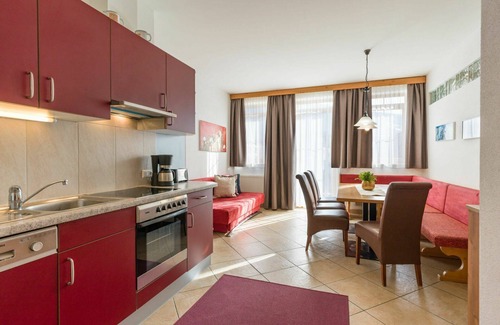 Stumm Apartment | Cosy apartment for 12 people with pool, WIFI, TV, terrace and pets allowed