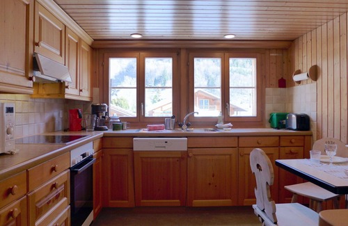 Meiringen Apartment | Cosy apartment for 2 people with WIFI, patio, panoramic view and parking