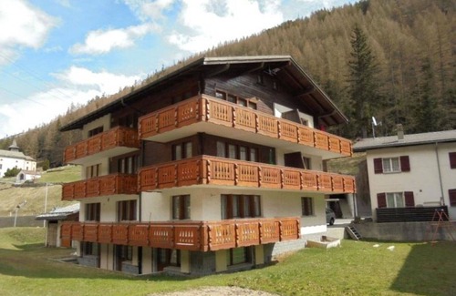 Saas-Balen Apartment | Cosy apartment for 2 guests with WIFI, TV and balcony