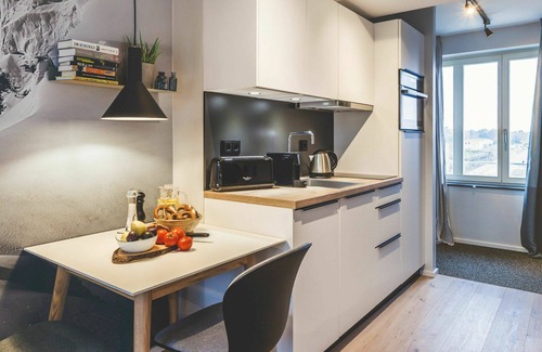 Prora Apartment | Cosy apartment for 2 people with pool, WIFI, TV, terrace, pets allowed and parking