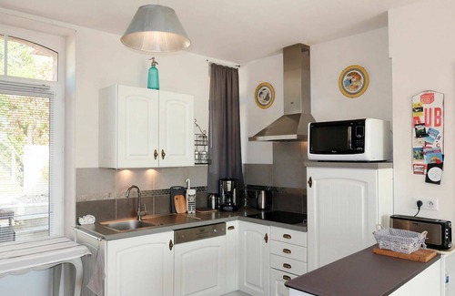 Crehen Apartment | Cosy apartment for 2 people with WIFI, TV, terrace and parking