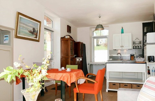 Crehen Apartment | Cosy apartment for 2 people with WIFI, TV, terrace and parking