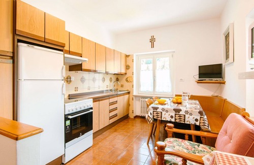 Soraga Apartment | Cosy apartment for 2 guests with WIFI, TV, balcony and pets allowed