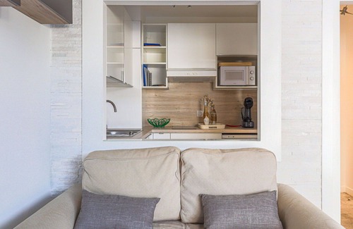 Cimiez Apartment | Cosy apartment for 2 guests with WIFI, A/C, TV, terrace, pets allowed and panoramic view