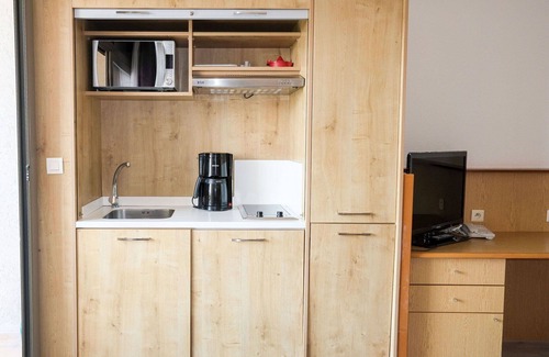 Plaine de la Brague Apartment | Cosy apartment for 2 people with pool, A/C, WIFI, TV, balcony and pets allowed