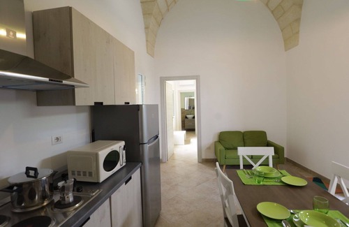 Vernole Apartment | Cosy apartment for 2 people with WIFI, A/C, TV, pets allowed and parking