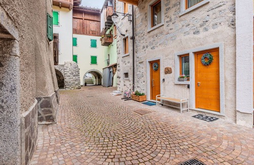 Pinzolo Apartment | Cosy apartment for 3 guests with WIFI and TV