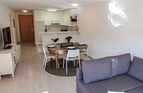Acletta Apartment | Cosy apartment for 4 guests with WIFI, TV, balcony and panoramic view