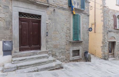 Cortona Apartment | Cosy apartment for 4 guests with WIFI, A/C, terrace and panoramic view
