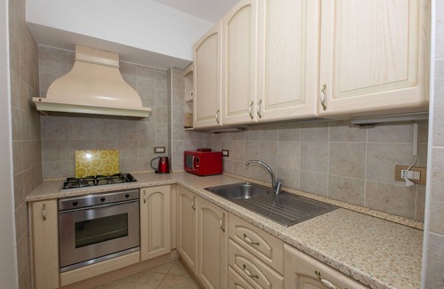 Baveno Apartment | Cosy apartment for 4 guests with WIFI, TV, patio and pets allowed