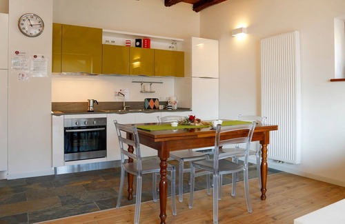 Raveo Apartment | Cosy apartment for 4 guests with WIFI, TV, balcony and pets allowed