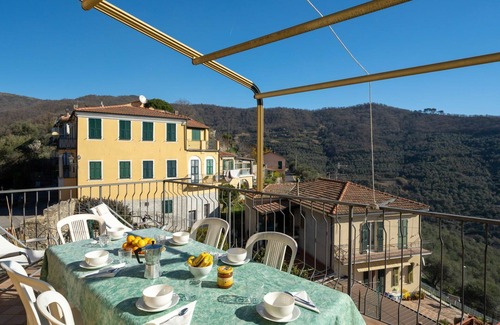 Vasia Apartment | Cosy apartment for 4 guests with WIFI, TV, balcony, pets allowed and parking