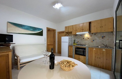La Caletta Apartment | Cosy apartment for 4 people with WIFI, TV and terrace