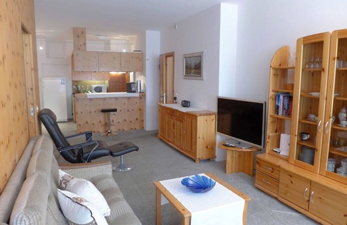Celerina-Schlarigna Apartment | Cosy apartment for 4 people with WIFI, TV, balcony and pets allowed