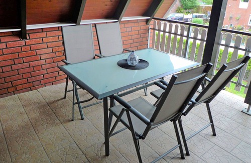 Osteel Apartment | Cosy apartment for 4 people with WIFI, TV, balcony and parking