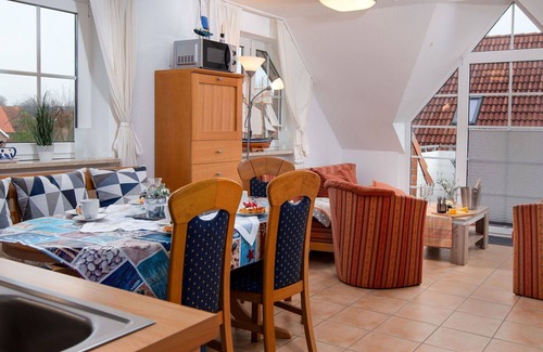 Norden Apartment | Cosy apartment for 4 people with WIFI, TV, balcony, pets allowed and parking