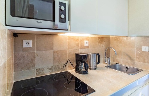 Toulon - Hyeres Apartment | Cosy apartment for 4 people with WIFI, TV, terrace, pets allowed and panoramic view