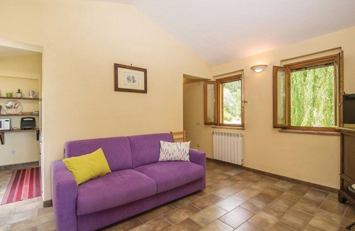 Fornole Apartment | Cosy apartment for 4 people with A/C, pool, WIFI, TV and veranda