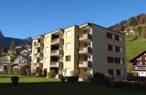 Engelberg Apartment | Cosy apartment for 5 people with WIFI, TV and balcony